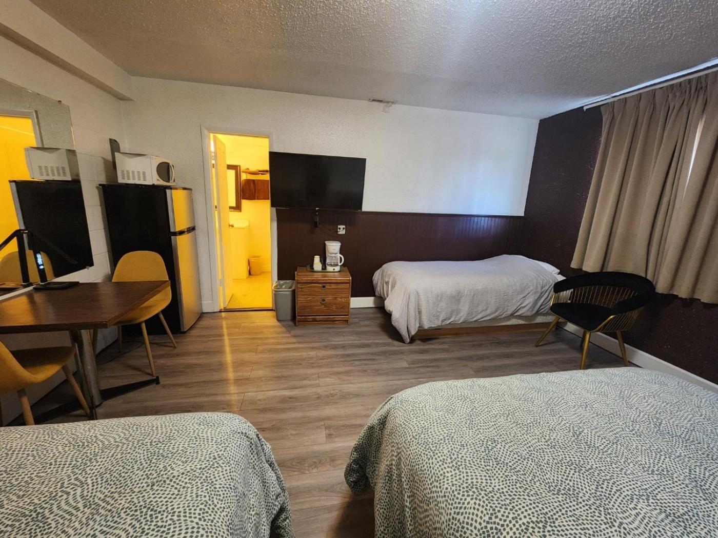 Centennial Motel Kindersley Exteriér fotografie